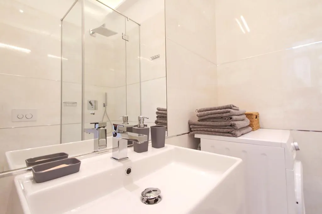 וינה Anna Maria Apartments 0*,